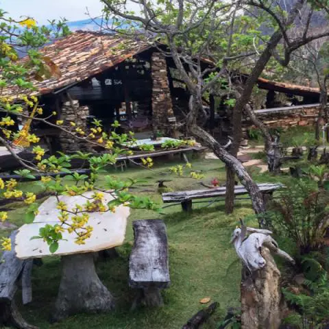 Imagem representativa: Casa de Pedra - Cachoeira do Ros&aacute;rio | Conhe&ccedil;a